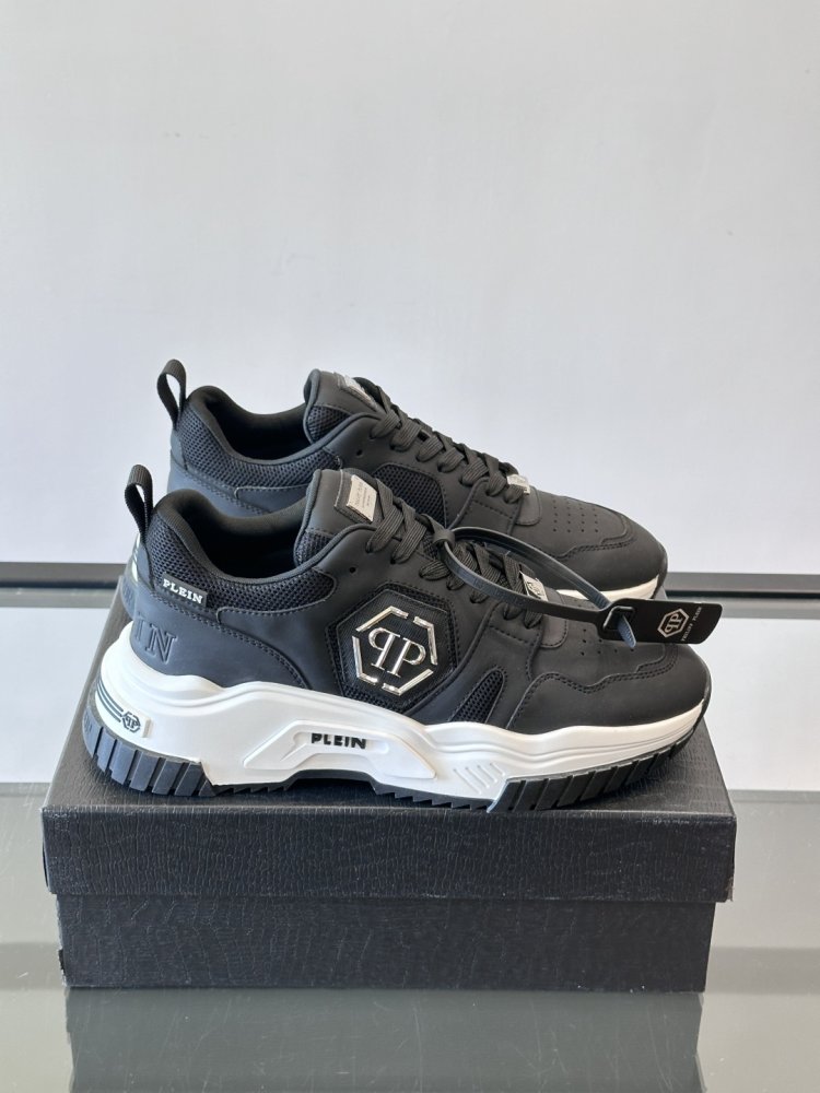 Кросівки чоловічі