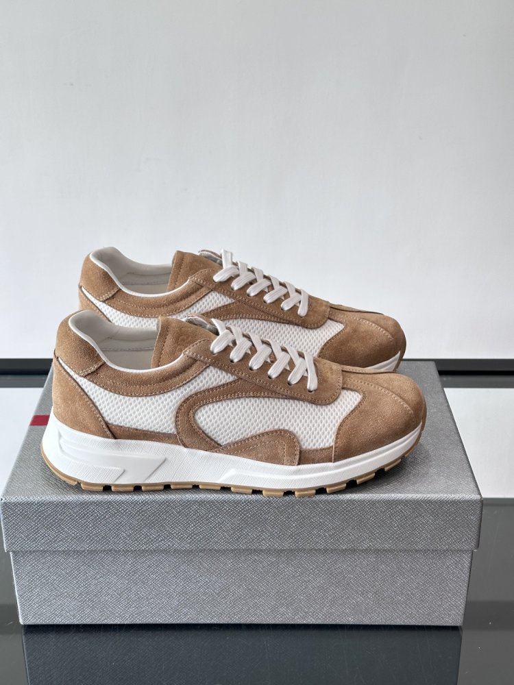 Кросівки чоловічі