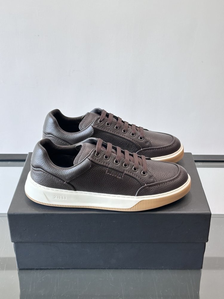 Кросівки чоловічі