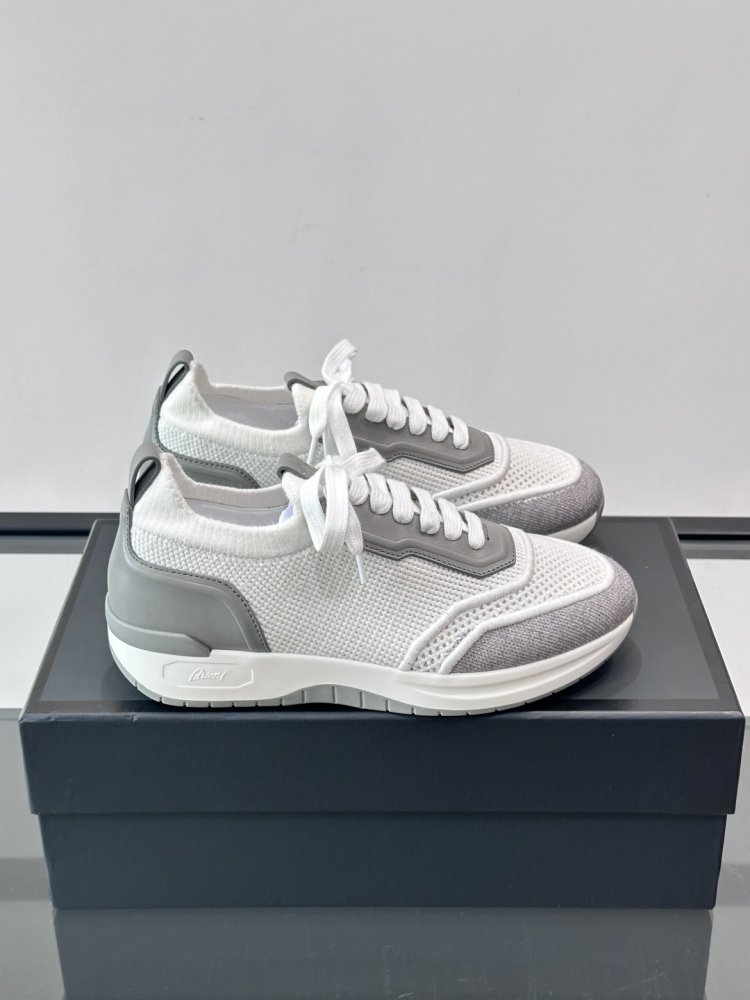 Кросівки чоловічі