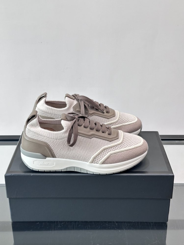 Кросівки чоловічі