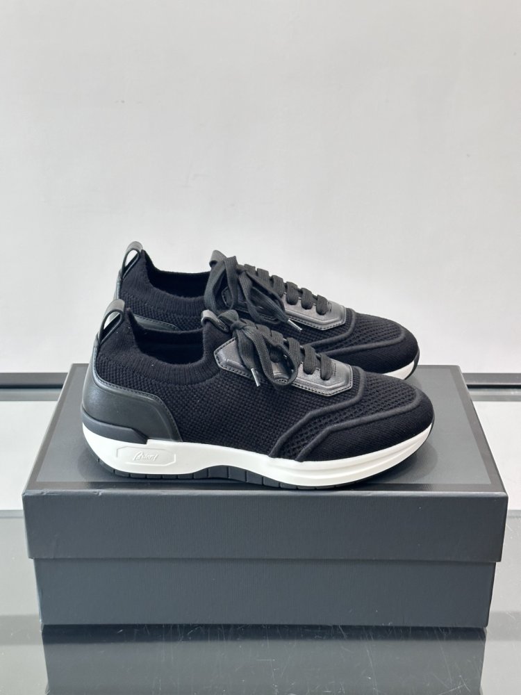 Кросівки чоловічі