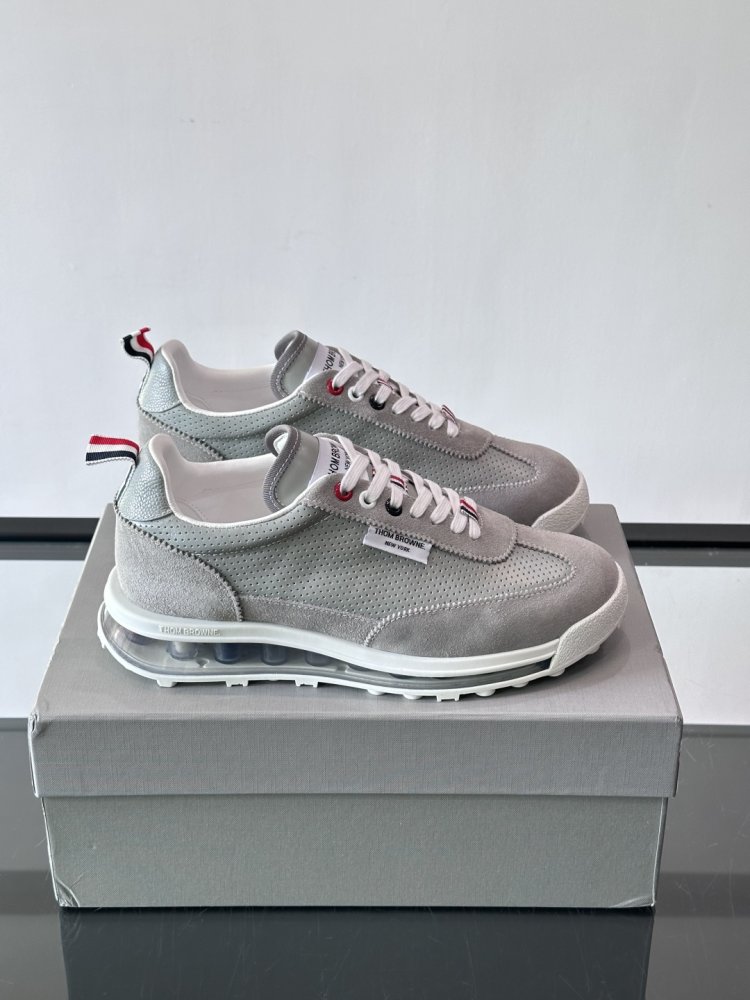 Sneakers men's