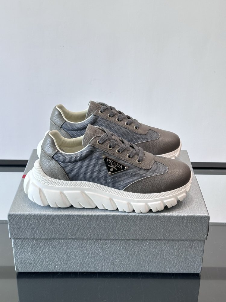 Sneakers men's