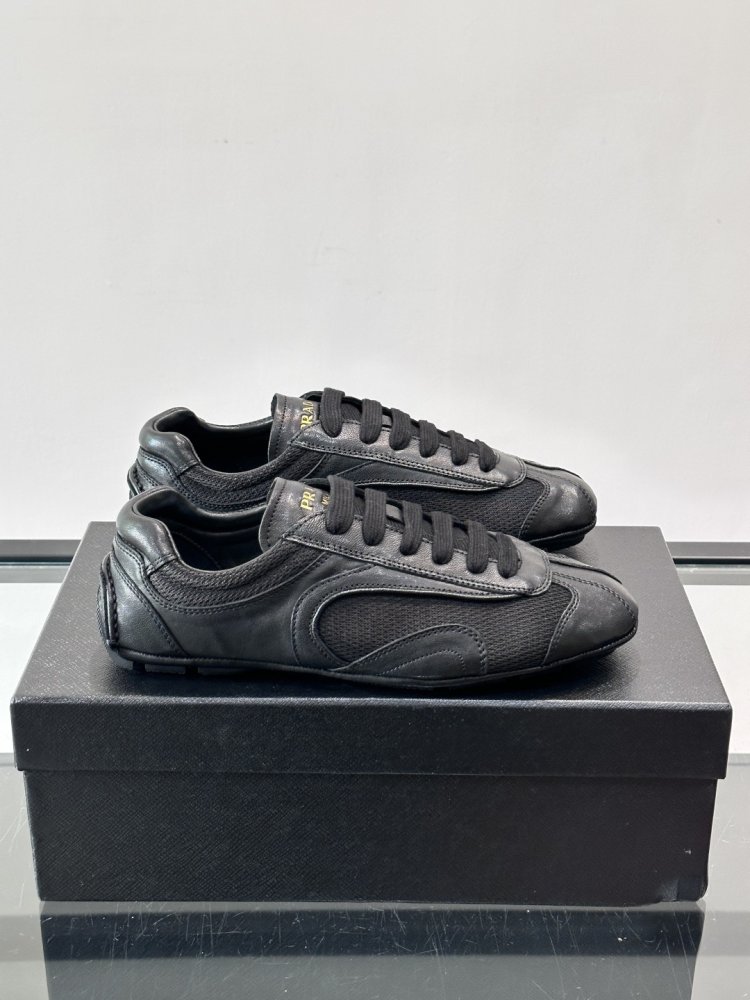 Sneakers men's