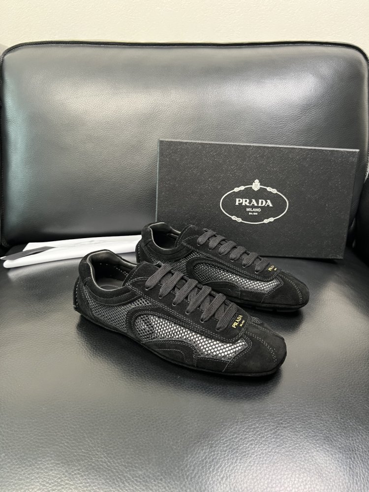 Sneakers men's