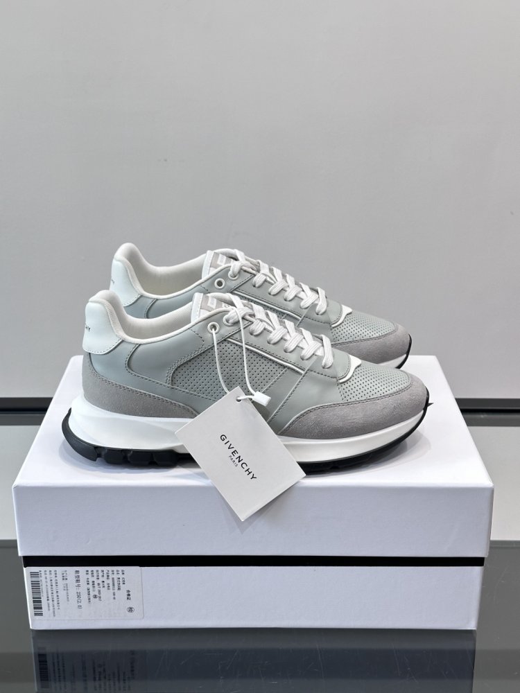 Sneakers men's