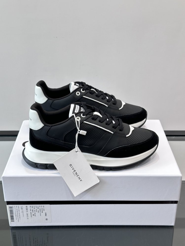 Sneakers men's