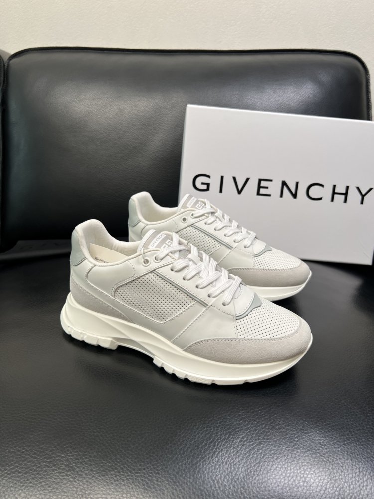 Кросівки чоловічі