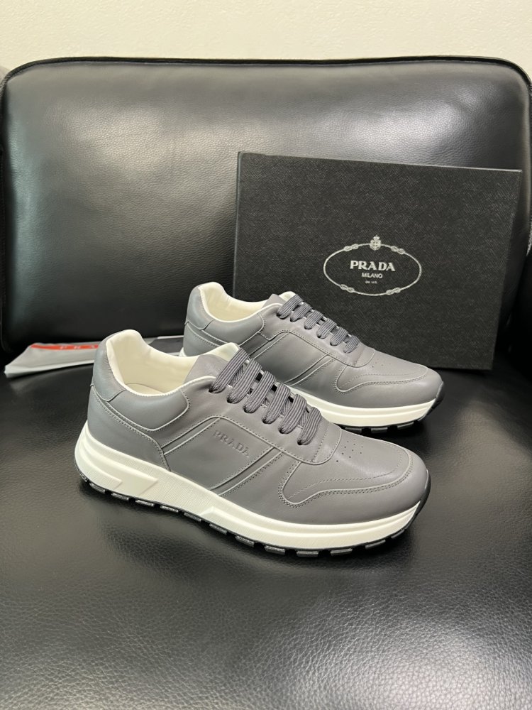 Sneakers men's