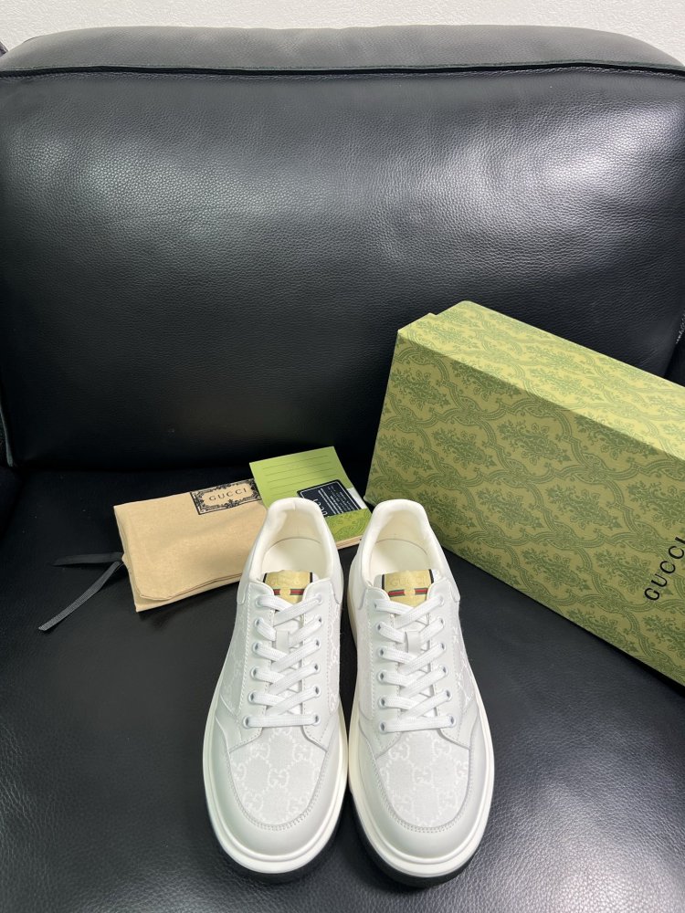 Кросівки чоловічі фото 2