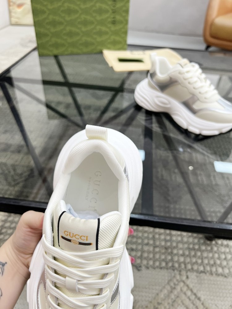 Кросівки чоловічі фото 7