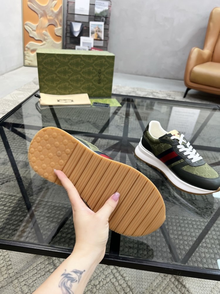 Кросівки чоловічі фото 9