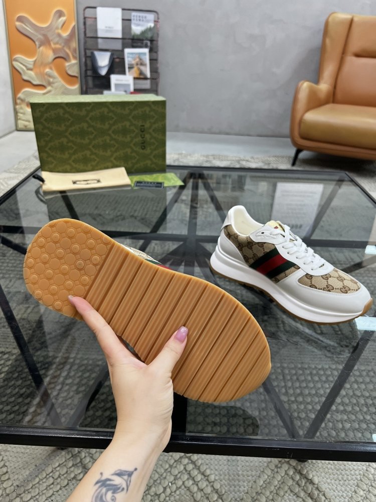 Кросівки чоловічі фото 9