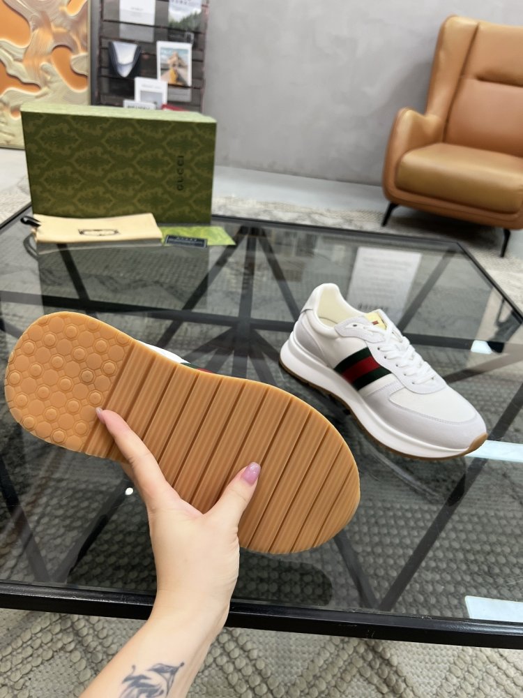 Кросівки чоловічі фото 9