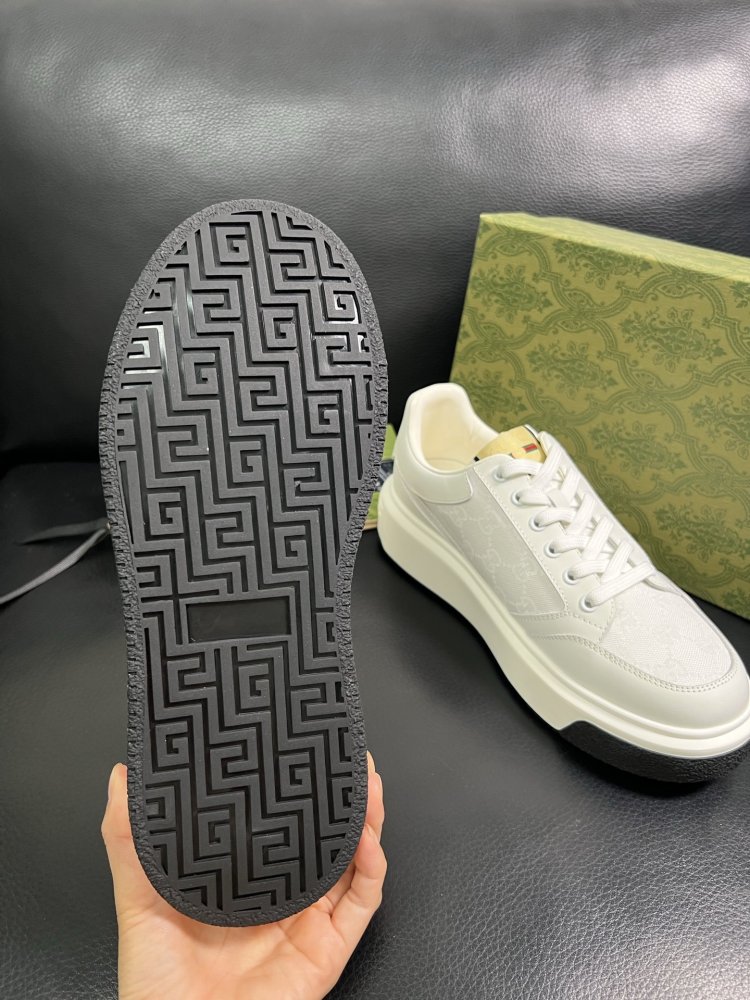 Кросівки чоловічі фото 9