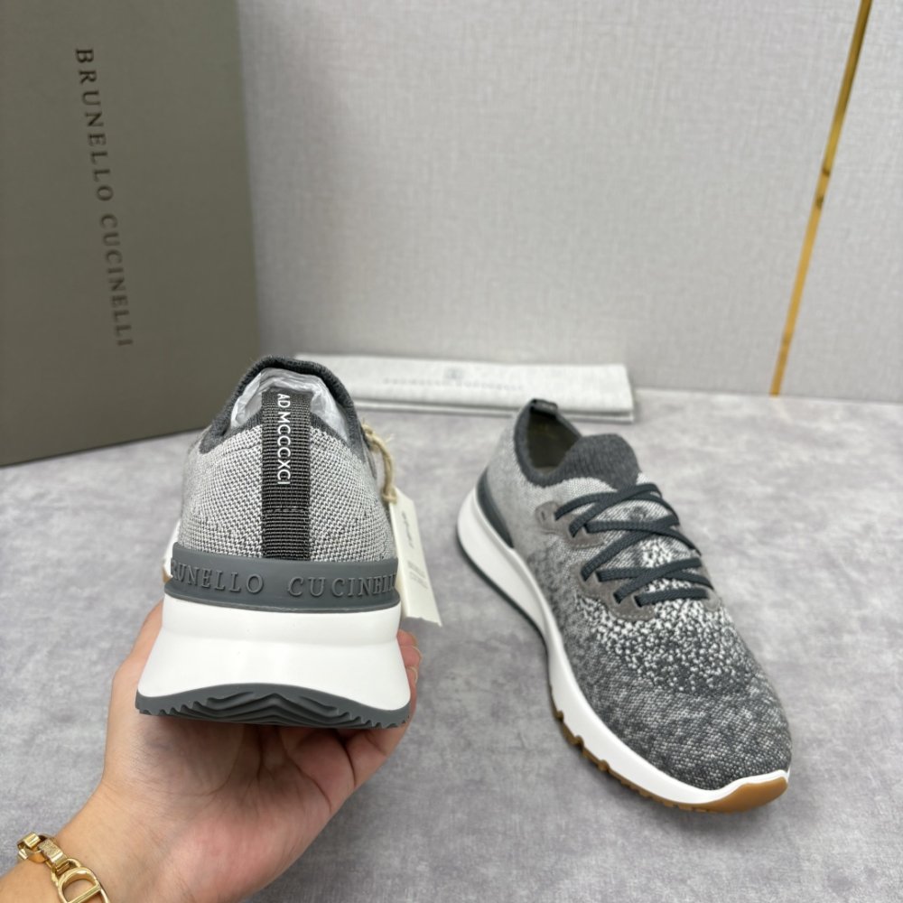 Кросівки чоловічі фото 9