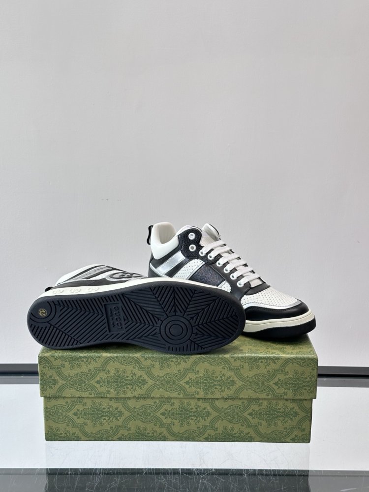 Кросівки чоловічі фото 9