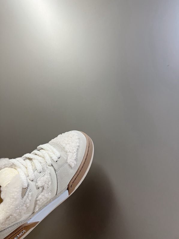 Кроссовки на меху кожаные женские фото 8