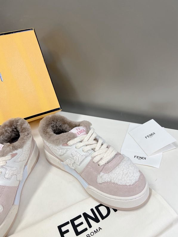 Кроссовки на меху кожаные женские фото 9