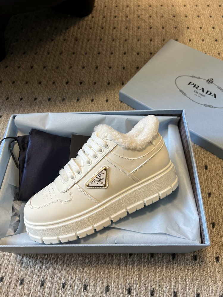 Sneakers on fur women's leather фото 4