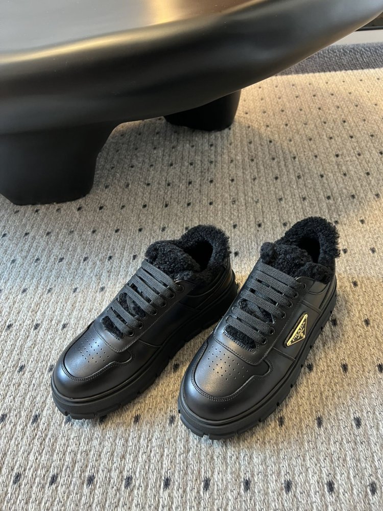 Sneakers on fur women's leather фото 6