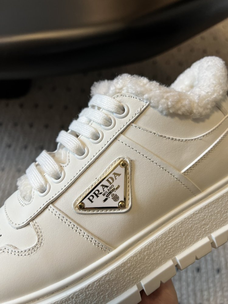 Sneakers on fur women's leather фото 8