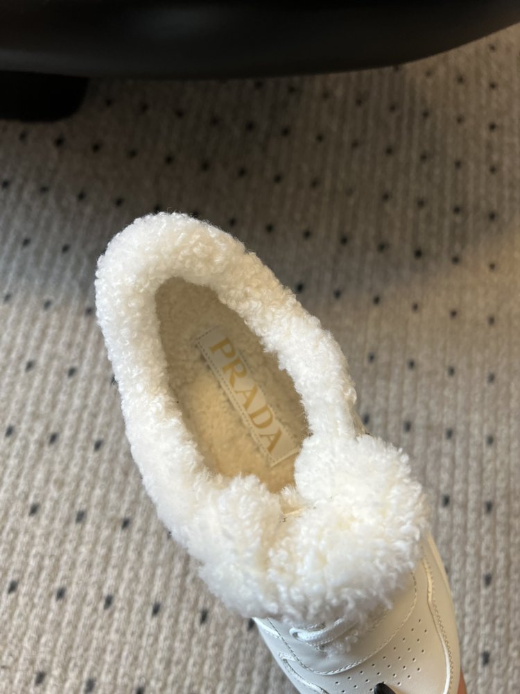 Sneakers on fur women's leather фото 9