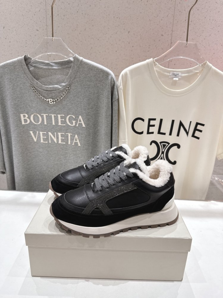 Sneakers on fur winter women's