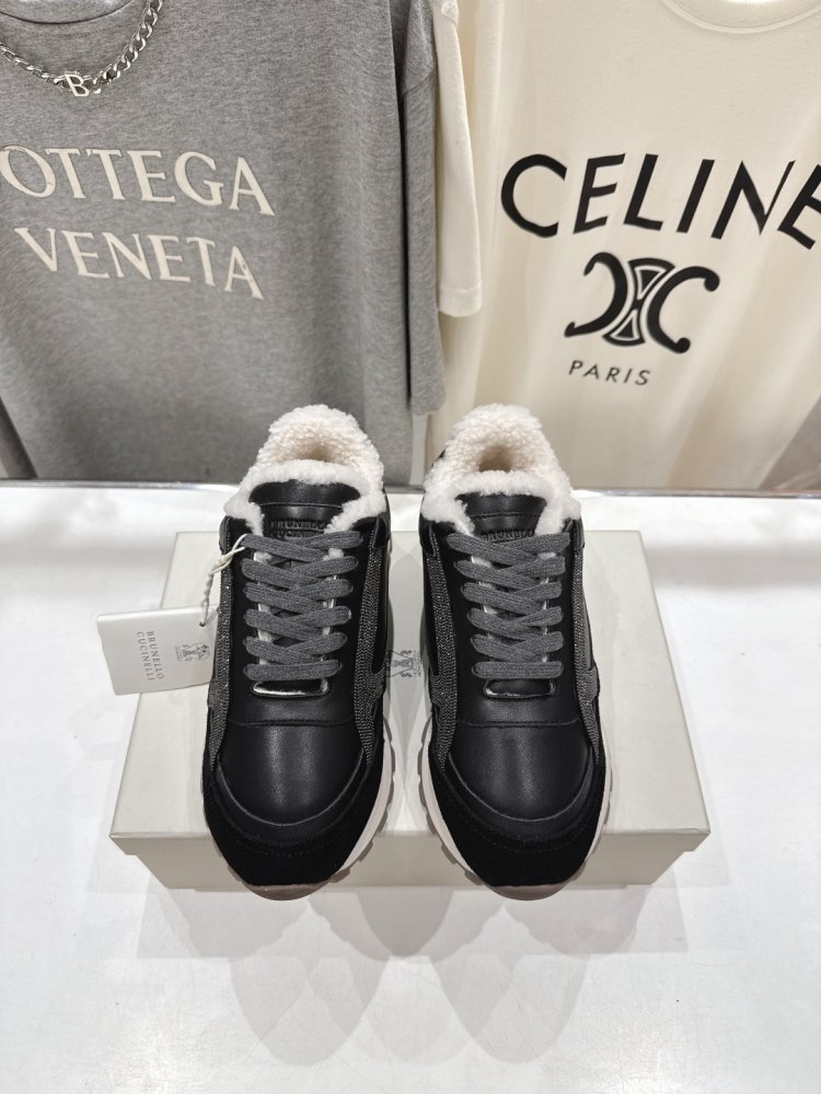 Sneakers on fur winter women's фото 2