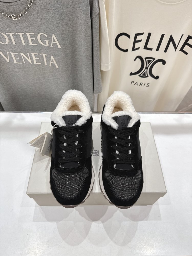 Sneakers on fur winter women's фото 2