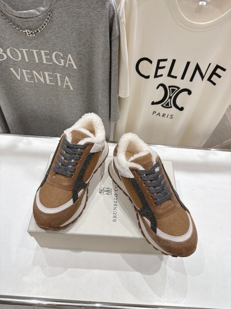 Sneakers on fur winter women's фото 3