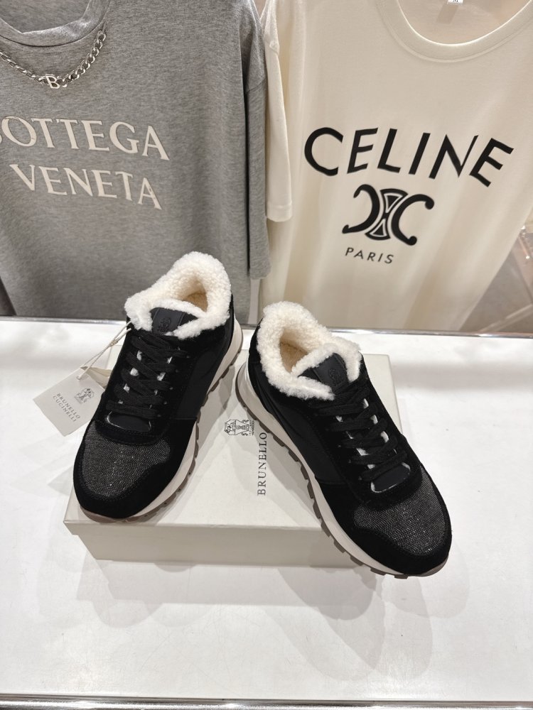 Sneakers on fur winter women's фото 3