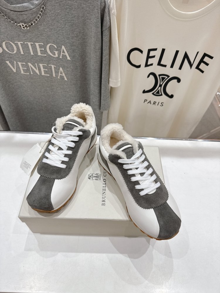 Кросівки на хутрі зимові жіночі фото 3