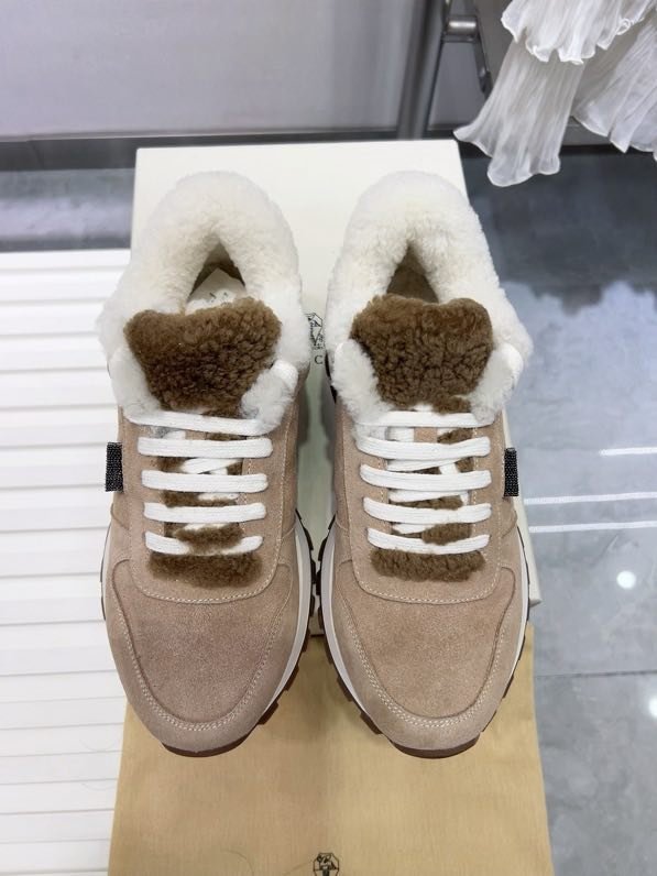 Кроссовки на меху зимние женские фото 3