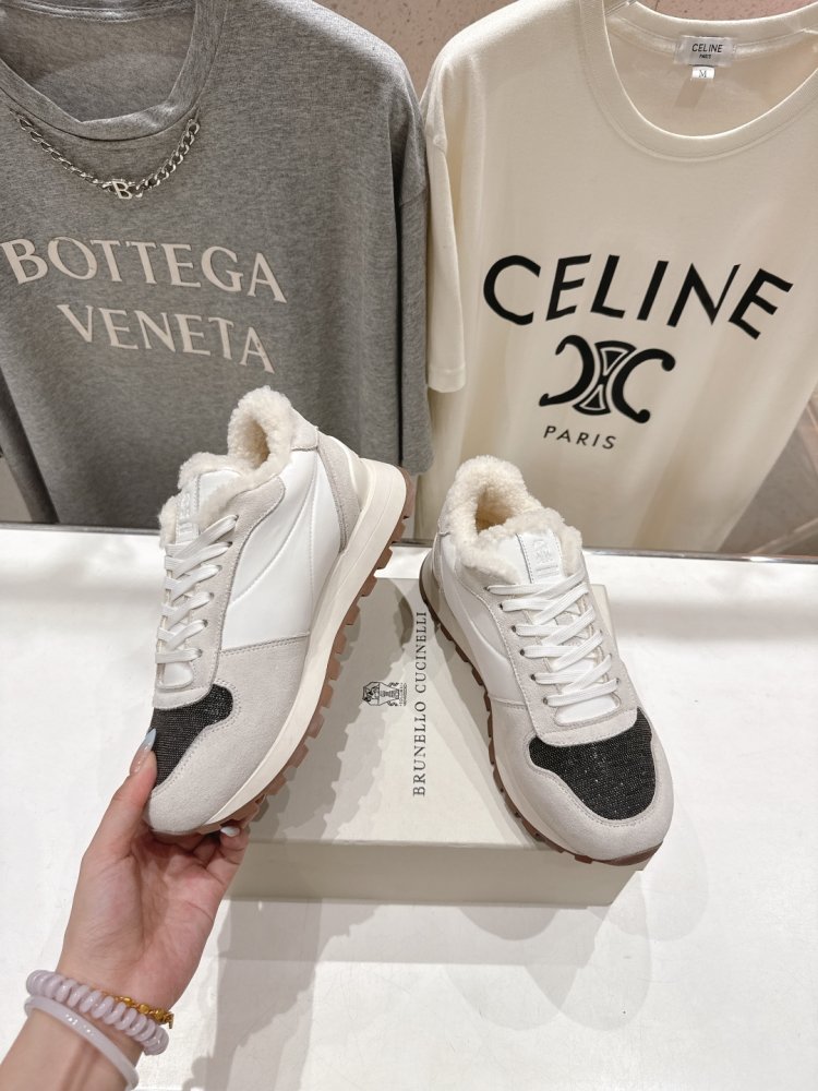 Кросівки на хутрі зимові жіночі фото 4