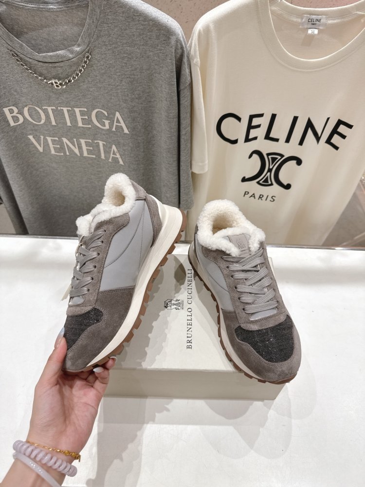 Кросівки на хутрі зимові жіночі фото 4