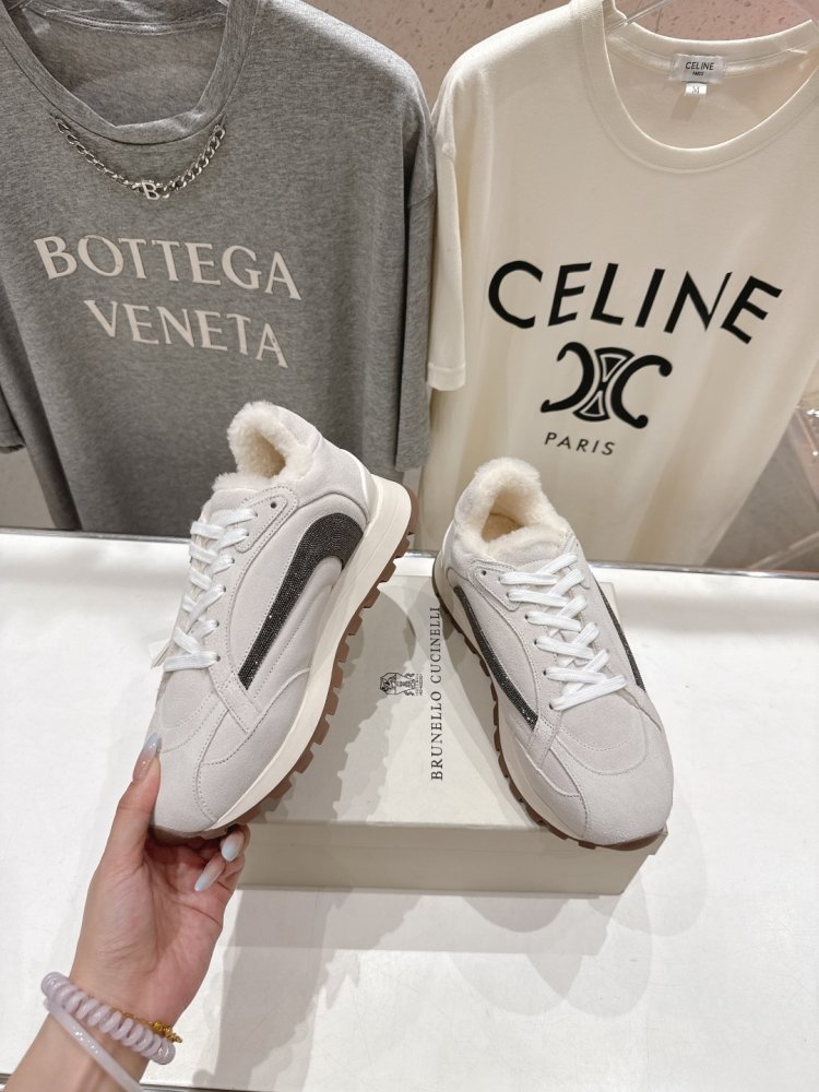 Кросівки на хутрі зимові жіночі фото 4