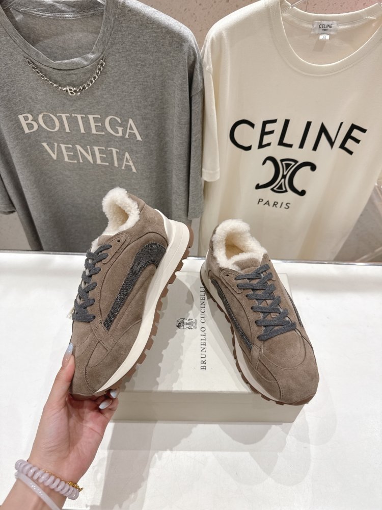 Кросівки на хутрі зимові жіночі фото 4