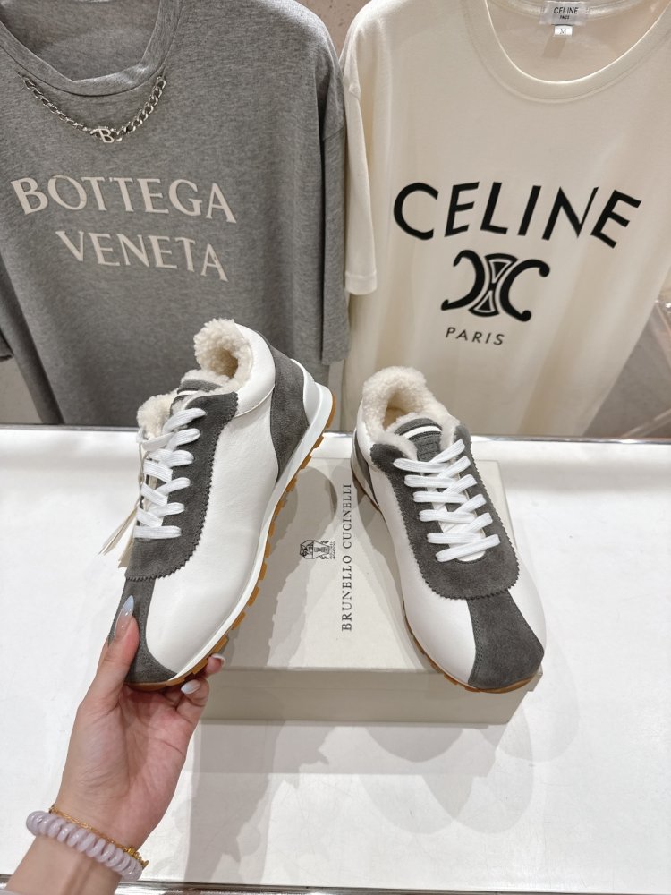 Кросівки на хутрі зимові жіночі фото 4