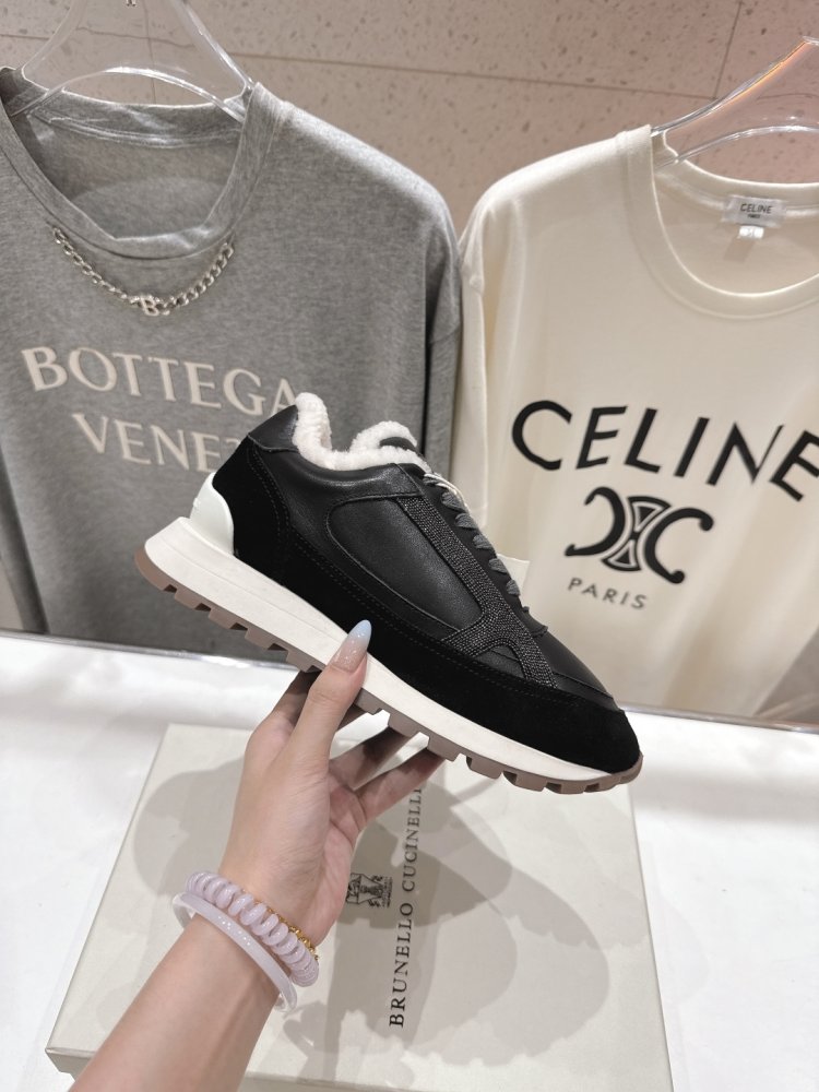 Sneakers on fur winter women's фото 5