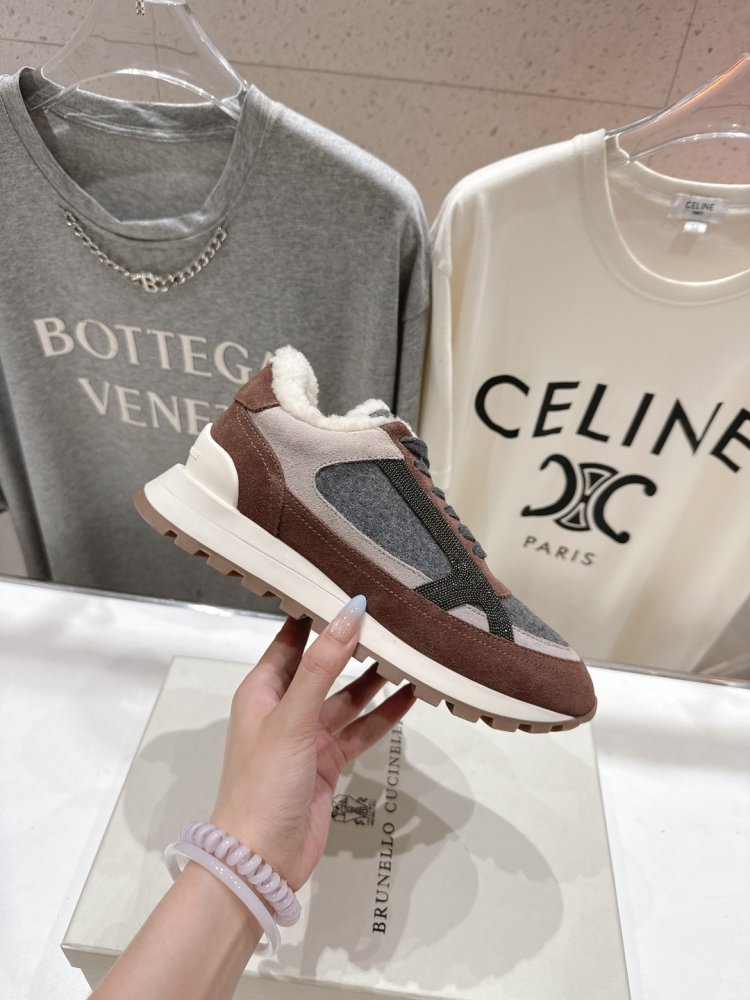 Кросівки на хутрі зимові жіночі фото 5