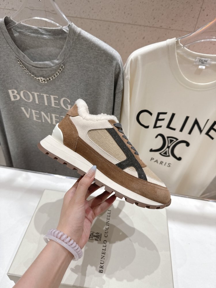 Кросівки на хутрі зимові жіночі фото 5