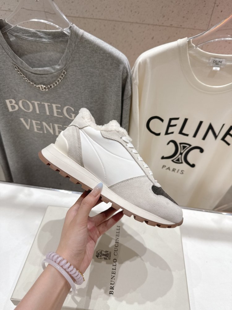 Кросівки на хутрі зимові жіночі фото 5