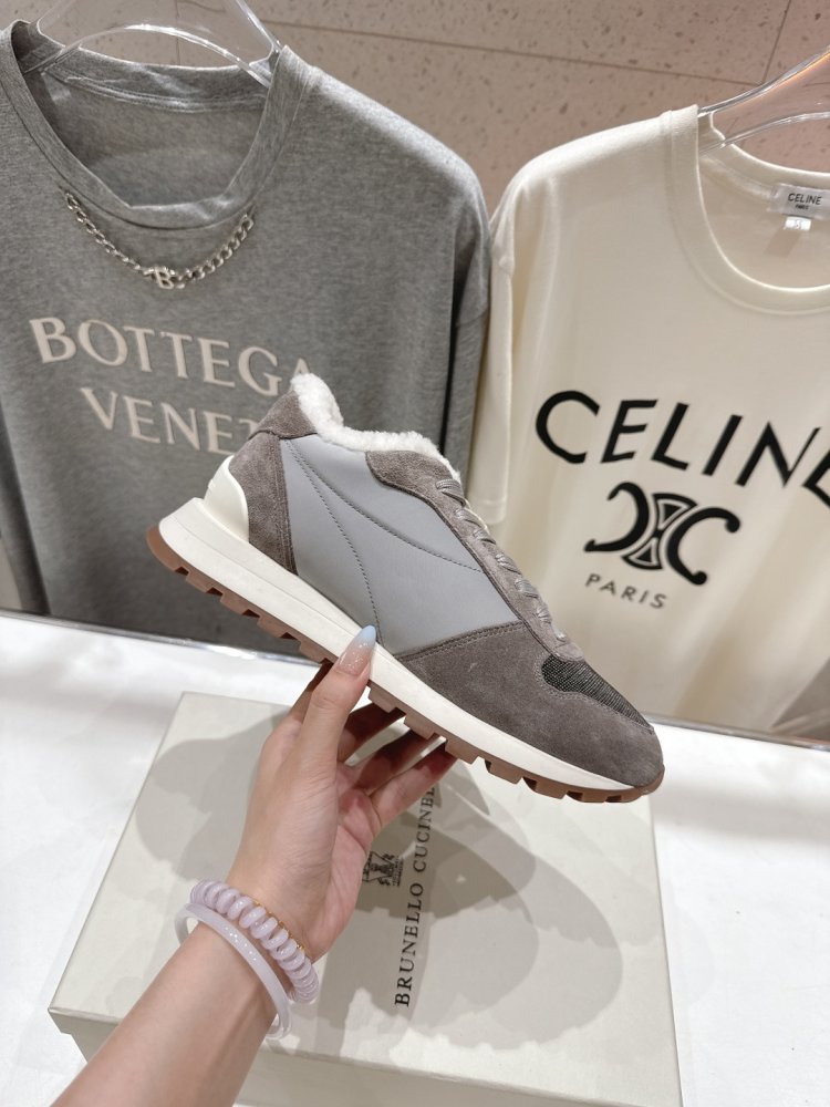 Кросівки на хутрі зимові жіночі фото 5