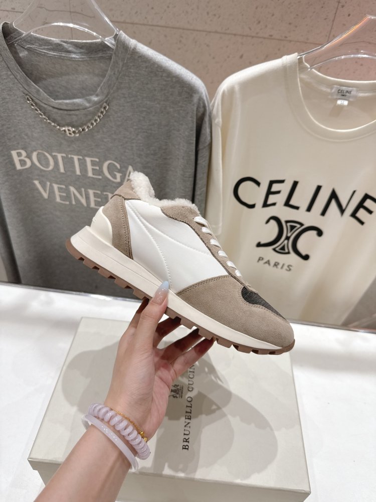 Кросівки на хутрі зимові жіночі фото 5