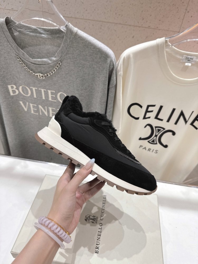 Кросівки на хутрі зимові жіночі фото 5