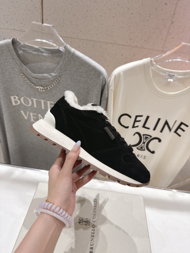 Кросівки на хутрі зимові жіночі фото 5