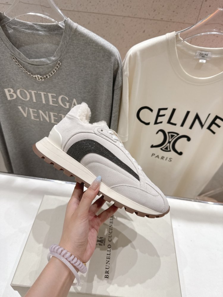 Кросівки на хутрі зимові жіночі фото 5