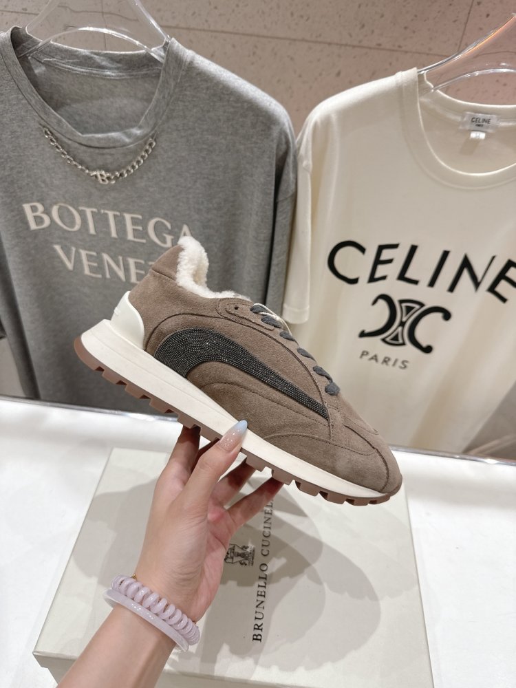 Кросівки на хутрі зимові жіночі фото 5